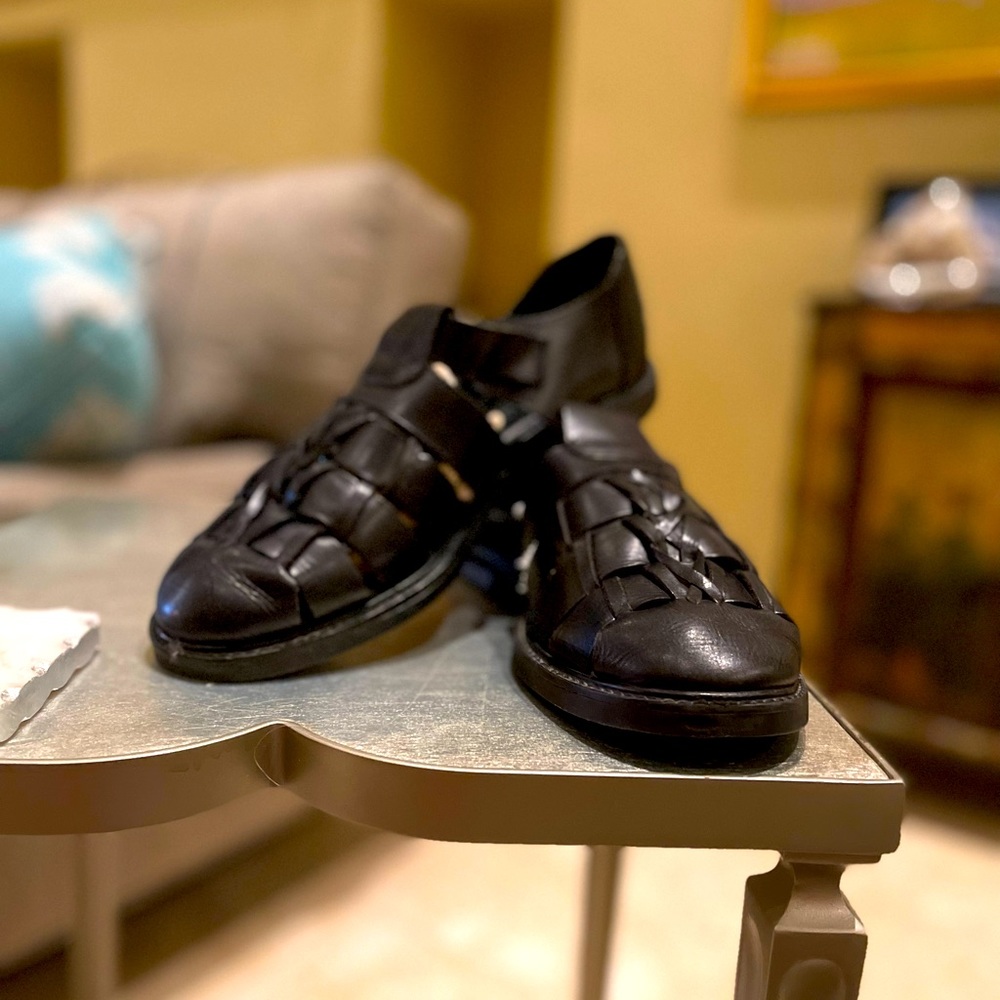 Florsheim RARE woven black leather sandals size 10.5